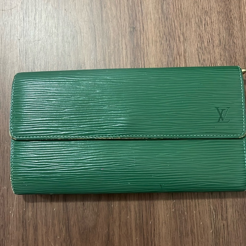 Louis Vuitton Bifold wallet